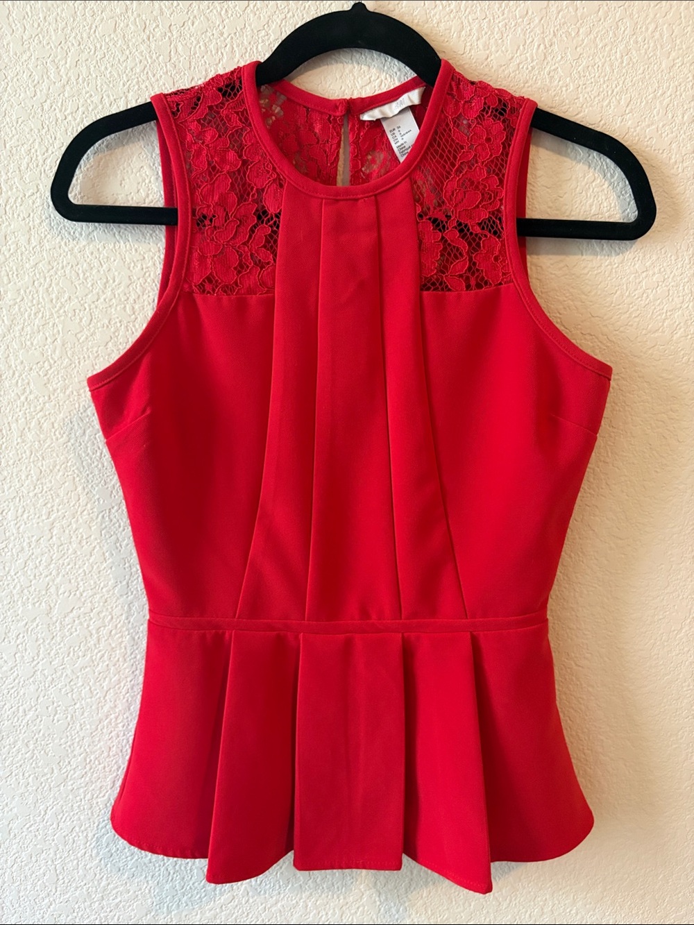 H&M Red Lace Yoke Peplum Tank Top